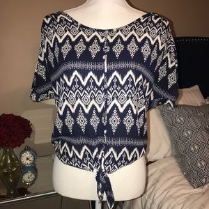 BLUE AND WHITE PRINTED TOP W/ LACE BACK